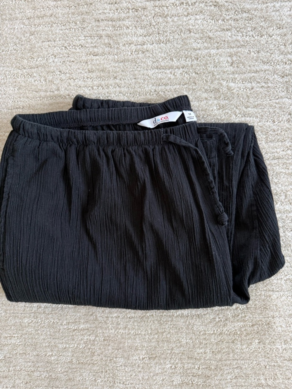 Black Wide-Leg Crinkle Pull-On Pants